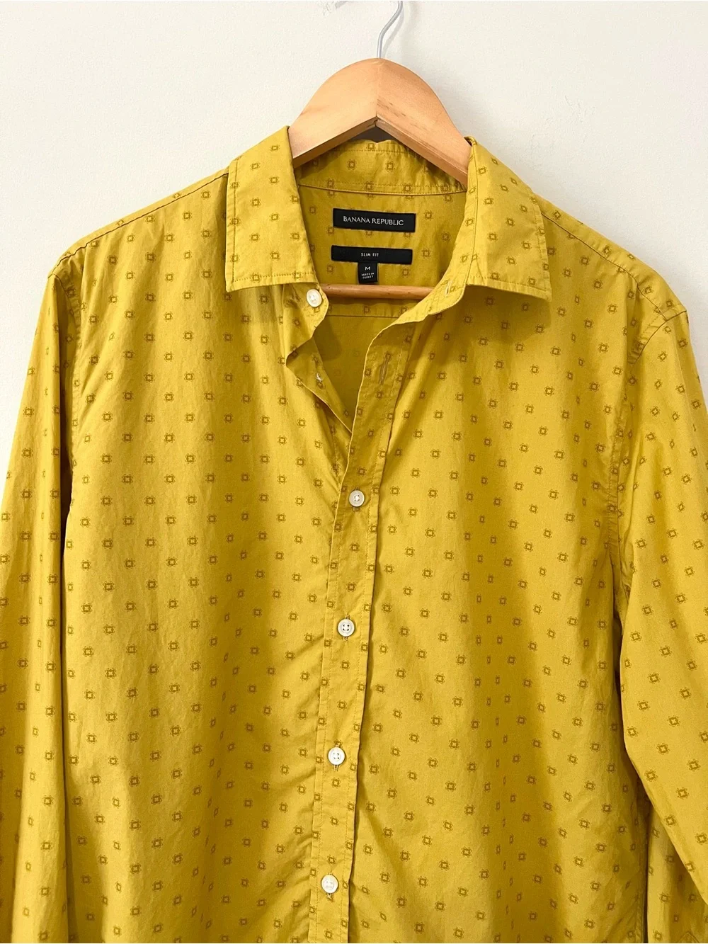 Banana Republic Mens Shirt Medium M Slim Fit Mustard Yellow Geometric Pattern